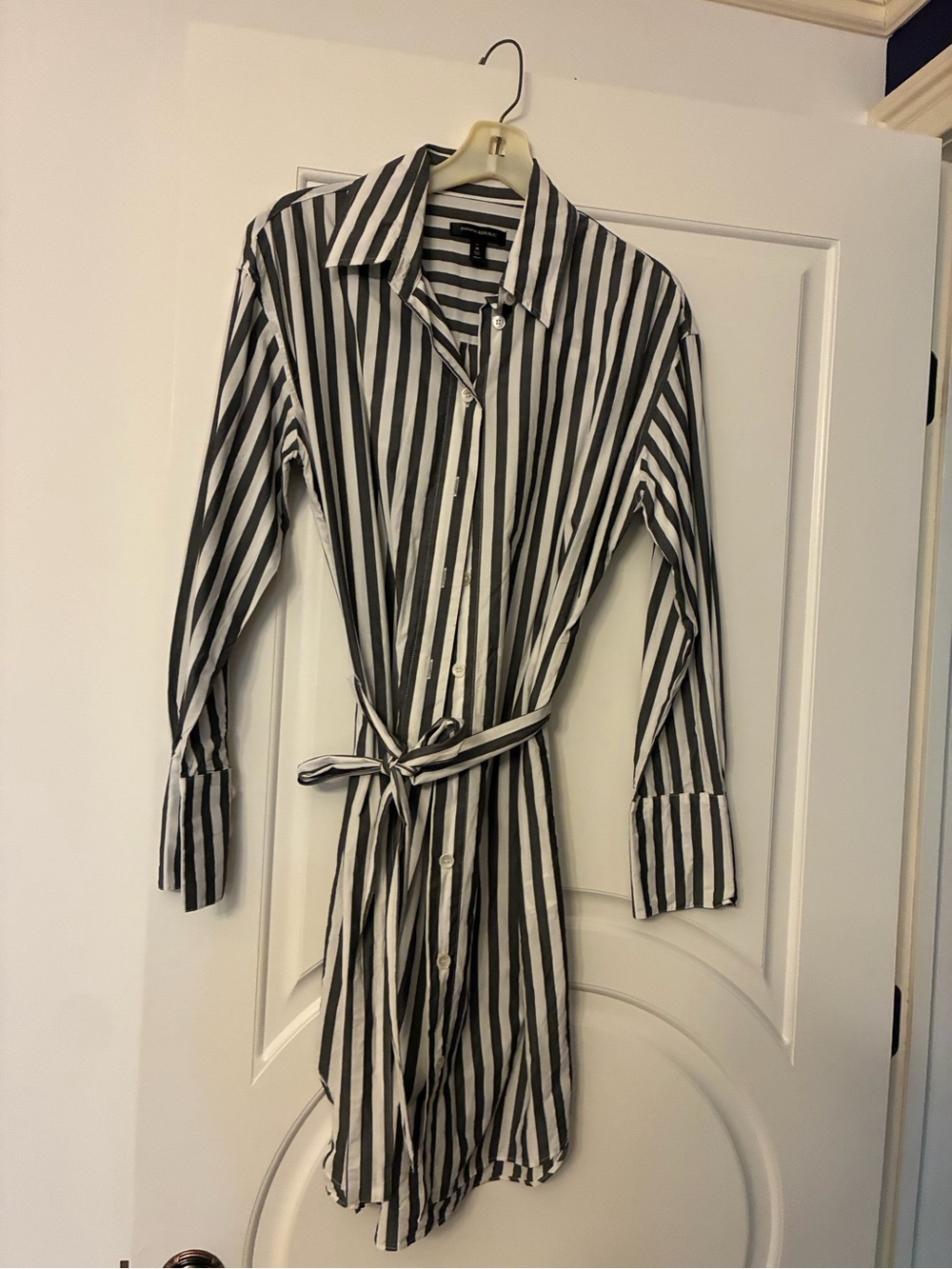 Banana Republic Black and White Vertical Stripe Button-Down Shirt - Picture 3 of 4